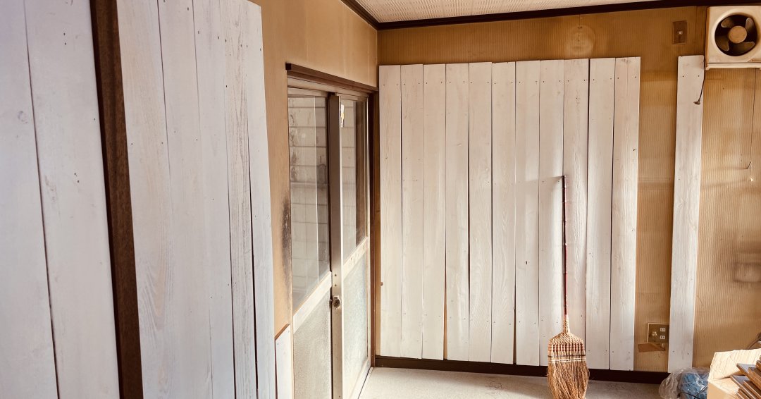 実家暮らしの時に実家の壁に貼っていた板です